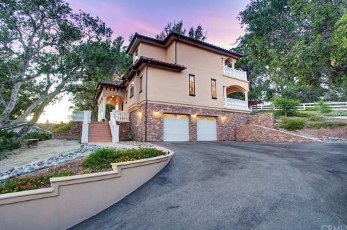 297 Canyon Way, Pismo Beach, CA 93420-2373
