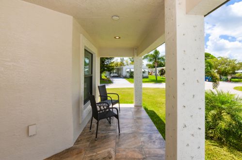 2 Tosca, Fort Pierce FL 34951-2819 exterior