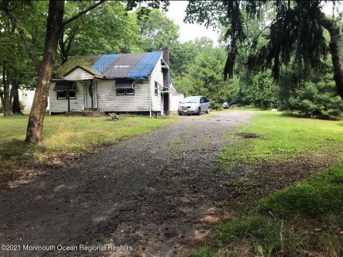 124 Texas Rd, Morganville, NJ 07751-4116