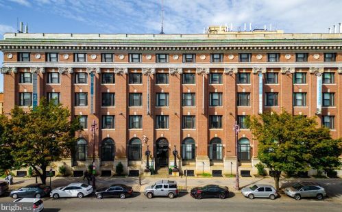 1100 Broad St, Philadelphia PA  19146-5024 exterior