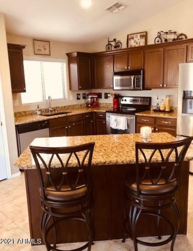 6340 Villa Linda Dr, Glendale, AZ 85310-2600