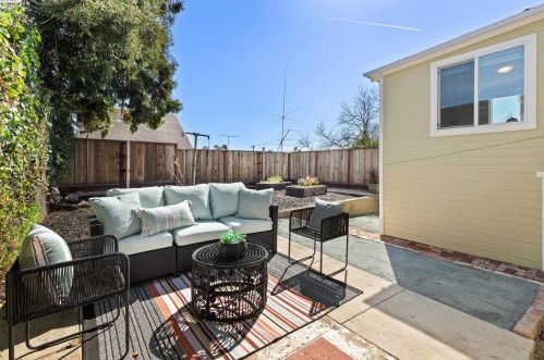 2624 77th Ave, Oakland CA  94605-2814 exterior