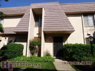5922 Via Casitas, Carmichael CA  95608-6544 exterior