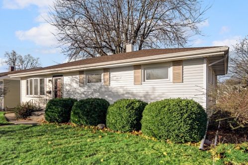 212 Virginia St, Hobart, IN 46342-4117