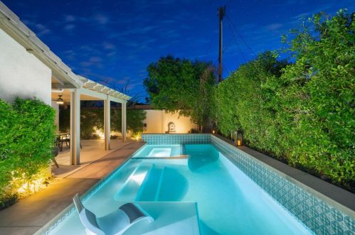 51915 Avenida Alvarado, La Quinta CA  92253-3190 exterior