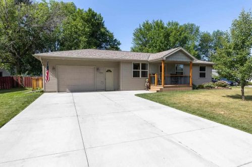 828 Memory Ave, Green Bay, WI 54301-2233