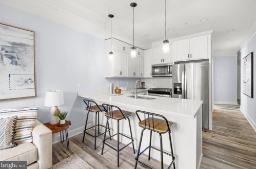 1111 Holbrook Ter, Washington DC 20002-2704 exterior