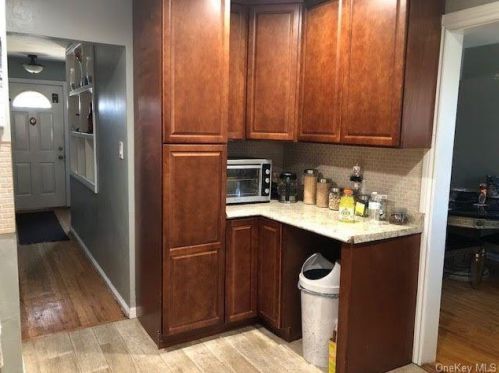 257 Bixley Heath, Lynbrook NY  11563-2918 exterior