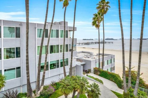 16 36th Pl, Long Beach, CA 90803-2659