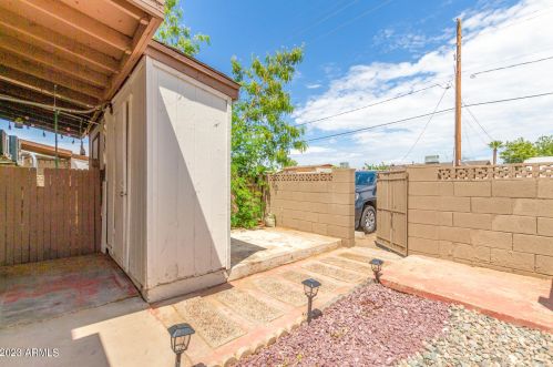 4610 71st Ln, Phoenix AZ  85033-1411 exterior
