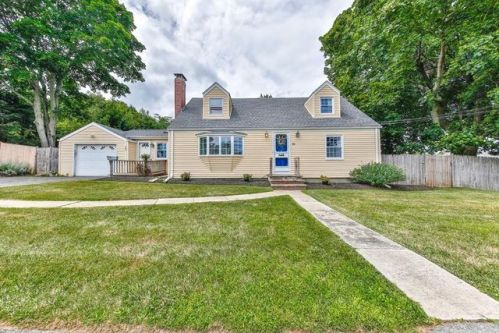 33 Mount Pleasant Dr, Peabody, MA 01960-1528
