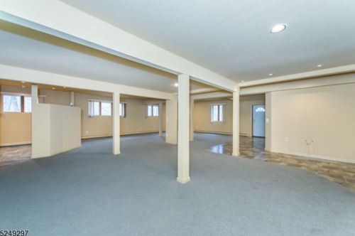 5 Round Hill Ter, Kinnelon NJ  07405-3217 exterior