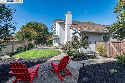 7336 Las Palmas Way, Pleasanton CA  94568-2775 exterior
