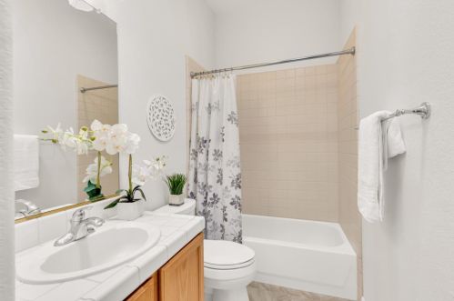 9493 Emerald Cove Ln, Elk Grove CA  95758-3612 exterior