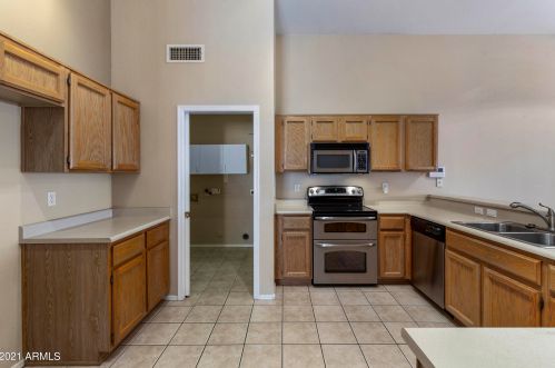 712 Jacob St, Gilbert AZ 85295-1660 exterior