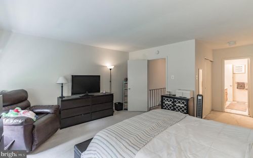 17 Yorktown Ct, Blue Bell PA 19422-2521 exterior