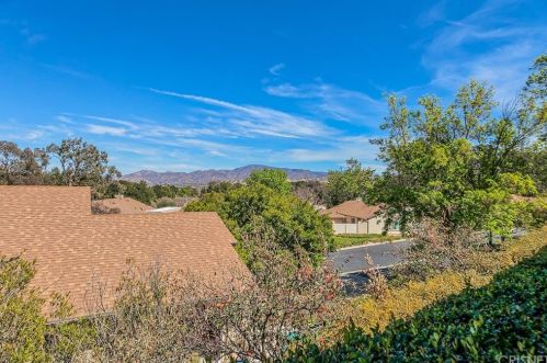 20046 Avenue Of The Oaks, Santa Clarita CA  91321-1361 exterior
