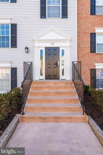 114 Fort Evans Rd, Leesburg, VA 20175-4129