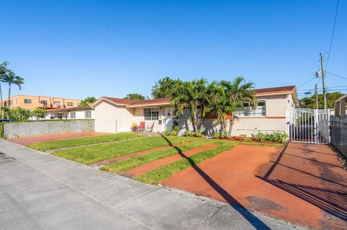 1035 36 Pl, Hialeah FL 33012-4929 exterior