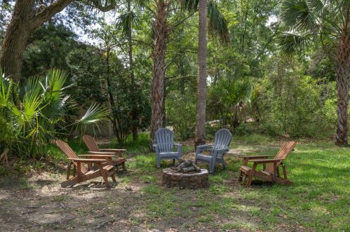 5 Tabby Ln, Isle Of Palms SC 29451-2314 exterior