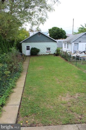 1632 Ward St, Boothwyn PA  19061-4244 exterior