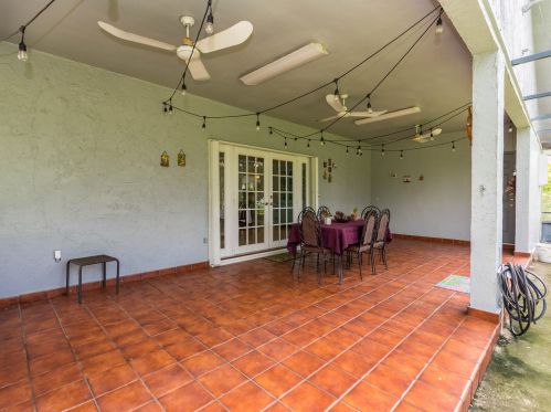 5272 Lake Blvd, Delray Beach FL  33484-4270 exterior
