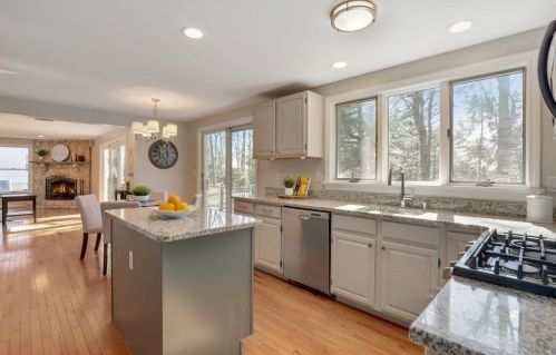 79 Hammersmith Dr, Saugus, MA 01906-4436