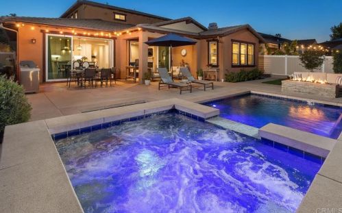 1639 Brady Cir, Carlsbad CA  92008-2574 exterior