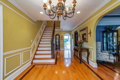 149 Cedrus Ave, Elwood NY  11731-4409 exterior