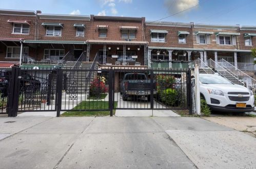 4106 Barnes Ave, Bronx, NY 10466-4312