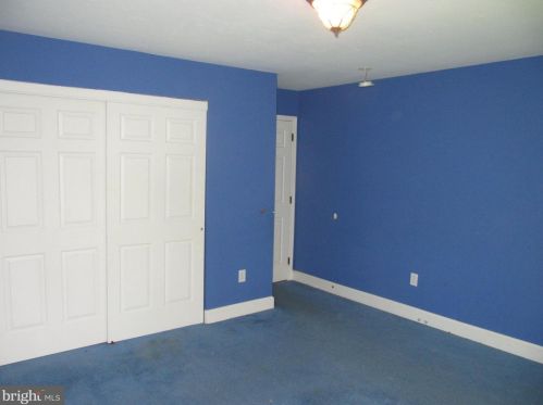 28 Berkshire Dr, Shrewsbury PA  17361-1130 exterior