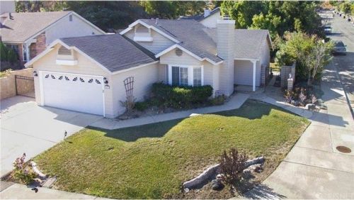 28496 Avion Cir, Santa Clarita, CA 91384-3044