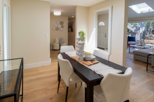 1466 Hollenbeck Ave, Sunnyvale CA  94087-4238 exterior