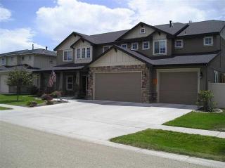 649 Indian Rocks St, Meridian ID  83646-7287 exterior