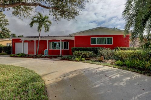 9598 Military Trl, West Palm Beach, FL 33410-5857