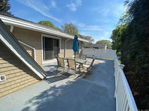 1 Clifton St, Lyme CT  06371-2024 exterior