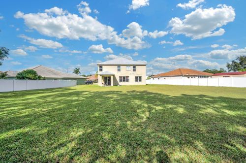 5852 Leghorn Ave, Fort Pierce, FL 34986-3817