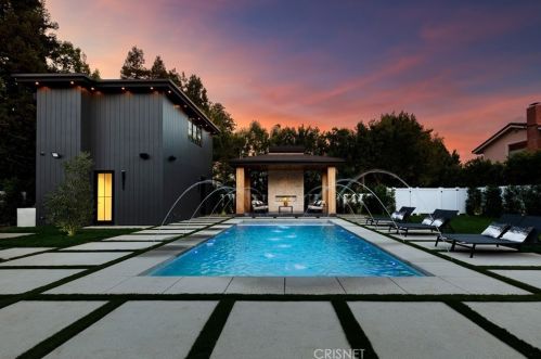 4508 Haskell Ave, Van Nuys CA  91436-3148 exterior