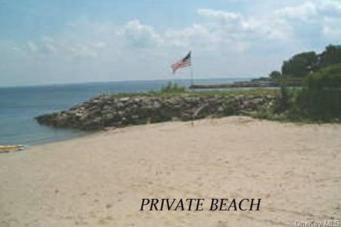40 Davenport Ave, New Rochelle NY  10805-3625 exterior