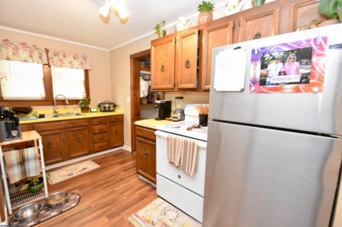 4 Clove Ave, Wantage NJ  07461-1902 exterior