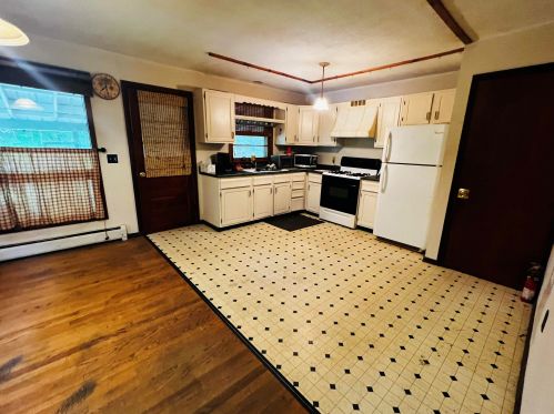 505 Oxbow Rd, Hinsdale, NH 03451-2052