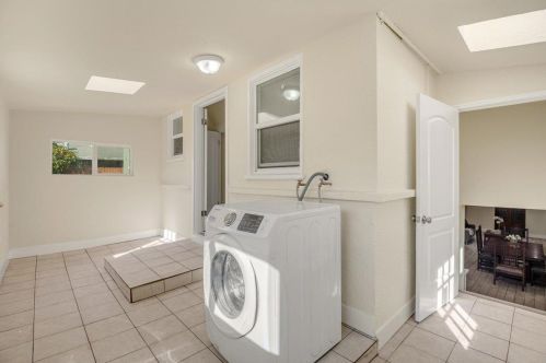 21437 Msn Blvd, Hayward CA  94541-2015 exterior