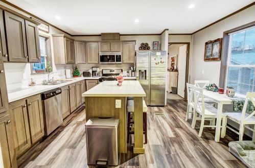 4795 Snowdrift Ln, Zanesville OH  43701-7098 exterior