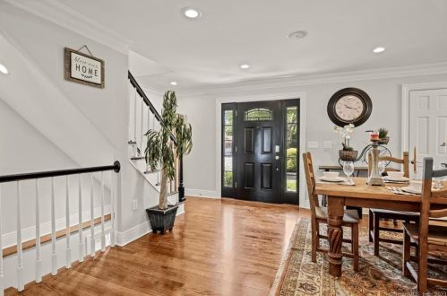 26 Bonheur Rd, Bridgeport CT  06611-3404 exterior