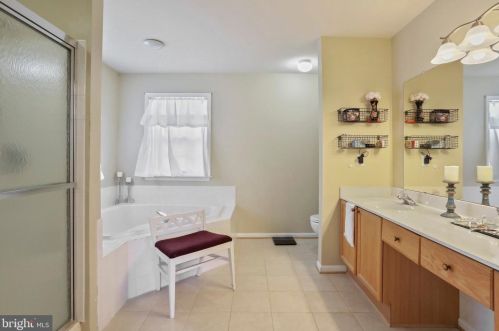 436 Spyglass Hill Dr, Charles Town WV  25414-4053 exterior