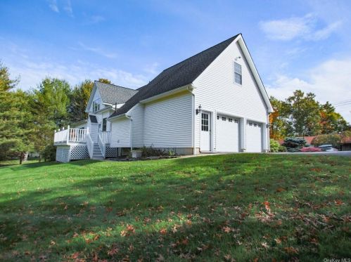 194 High Meadows Rd, Walden NY  12586-2609 exterior