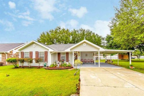 203 Honeysuckle Dr, Schriever, LA 70395-4117