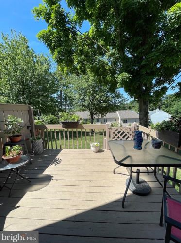 206 Sand Ct, Ephrata PA  17522-2646 exterior