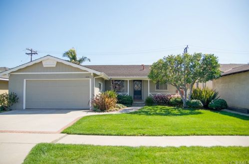 6860 Roxanne Way, Long Beach, CA 90815-5015