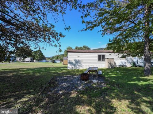 730 Mountain Rd, Lincoln Colliery, PA 17963-8045
